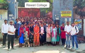 रेवाड़ी में कॉलेज के भवन निर्माण की मांग को लेकर छात्र छात्राओं का विरोध प्रदर्शन 11 college 2