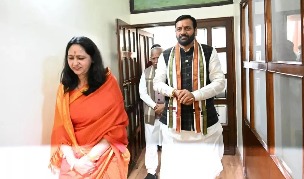 CM Nayab Saini: चंडीगढ़ आवास में हवन-यज्ञ के साथ नए मुख्यमंत्री ने घर की भरमारी की, पूर्व मुख्यमंत्री Manohar Lal भी मौजूद