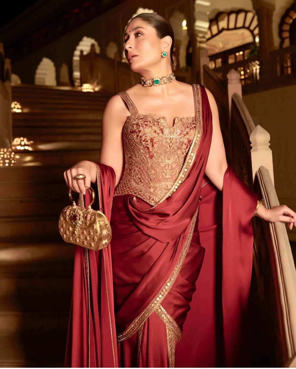 Kareena Kapoor: करीना कपूर ने लाल साड़ी में लोगों को बनाया दीवाना, देखें ये Photos 14 WhatsApp Image 2025 03 14 at 11.06.24 fcef683c