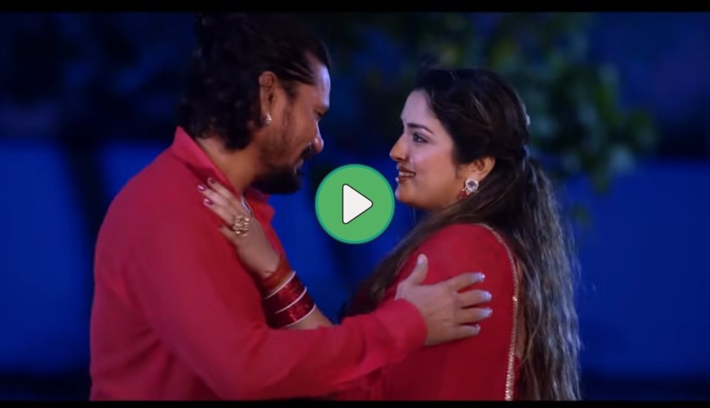 Amrapali Dubey showed her beauty in a red saree