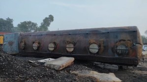 Rewari accident: कार में ज़िन्दा जले दो व्यापारी, केमिकल से भरा टैंकर अनियंत्रित होकर पलटा 9 Rewari Accident: Two businessmen burnt alive in car