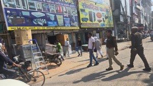 Rewari Police Action: रेवाड़ी रेलवे रोड से हटाया गया अतिक्रमण, दोबारा कब्जा किया तो होगी कानूनी कार्रवाई 5 Rewari Police Action:Encroachment removed from Rewari Railway Road